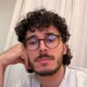 Lucas pense